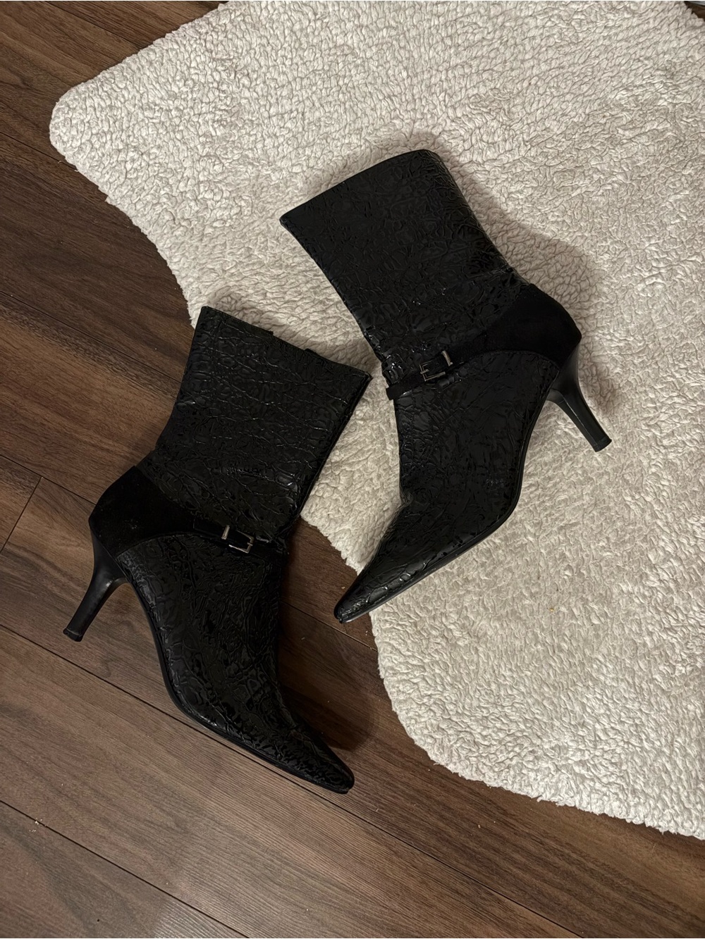 🤎TEXTURED KITTEN HEELS ANKLE BOOTS